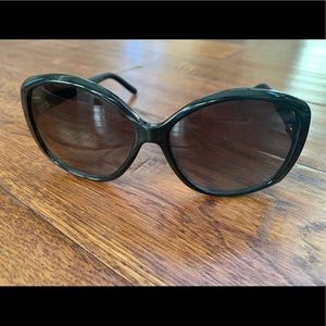 Chloé sunglasses black
CE Daisy 663S 001